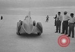 Standbild Ab Jenkins Bonneville Salt Flats Utah USA, 1951, aus Sekunde 16 historischem Filmmaterial Videoclip 65675050617