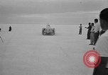 Standbild Ab Jenkins Bonneville Salt Flats Utah USA, 1951, aus Sekunde 18 historischem Filmmaterial Videoclip 65675050617