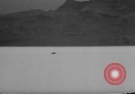 Standbild Ab Jenkins Bonneville Salt Flats Utah USA, 1951, aus Sekunde 21 historischem Filmmaterial Videoclip 65675050617