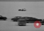 Standbild Ab Jenkins Bonneville Salt Flats Utah USA, 1951, aus Sekunde 26 historischem Filmmaterial Videoclip 65675050617