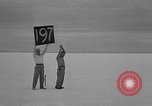 Standbild Ab Jenkins Bonneville Salt Flats Utah USA, 1951, aus Sekunde 32 historischem Filmmaterial Videoclip 65675050617