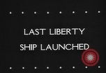Standbild Liberty Schiff Richmond California USA, 1944, aus Sekunde 32 historischem Filmmaterial Videoclip 65675050659