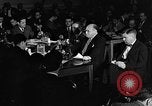 Standbild Samuel Ornitz in Frage gestellt durch HUAC United States USA, 1947, aus Sekunde 4 historischem Filmmaterial Videoclip 65675050676
