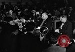 Standbild Samuel Ornitz in Frage gestellt durch HUAC United States USA, 1947, aus Sekunde 18 historischem Filmmaterial Videoclip 65675050676