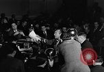 Standbild Herbert Biberman befragt an Huac United States USA, 1947, aus Sekunde 3 historischem Filmmaterial Videoclip 65675050677