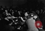 Standbild Herbert Biberman befragt an Huac United States USA, 1947, aus Sekunde 4 historischem Filmmaterial Videoclip 65675050677