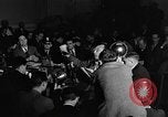 Standbild Herbert Biberman befragt an Huac United States USA, 1947, aus Sekunde 5 historischem Filmmaterial Videoclip 65675050677