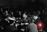 Standbild Herbert Biberman befragt an Huac United States USA, 1947, aus Sekunde 8 historischem Filmmaterial Videoclip 65675050677