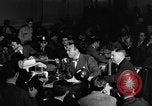 Standbild Herbert Biberman befragt an Huac United States USA, 1947, aus Sekunde 19 historischem Filmmaterial Videoclip 65675050677