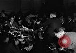 Standbild Herbert Biberman befragt an Huac United States USA, 1947, aus Sekunde 24 historischem Filmmaterial Videoclip 65675050677