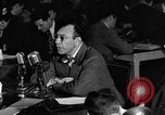 Standbild Herbert Biberman befragt an Huac United States USA, 1947, aus Sekunde 33 historischem Filmmaterial Videoclip 65675050677