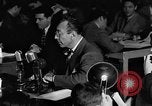 Standbild Herbert Biberman befragt an Huac United States USA, 1947, aus Sekunde 39 historischem Filmmaterial Videoclip 65675050677