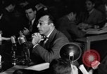 Standbild Herbert Biberman befragt an Huac United States USA, 1947, aus Sekunde 42 historischem Filmmaterial Videoclip 65675050677