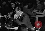Standbild Herbert Biberman befragt an Huac United States USA, 1947, aus Sekunde 44 historischem Filmmaterial Videoclip 65675050677