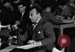 Standbild Herbert Biberman befragt an Huac United States USA, 1947, aus Sekunde 53 historischem Filmmaterial Videoclip 65675050677