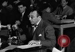 Standbild Herbert Biberman befragt an Huac United States USA, 1947, aus Sekunde 55 historischem Filmmaterial Videoclip 65675050677