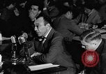Standbild Herbert Biberman befragt an Huac United States USA, 1947, aus Sekunde 58 historischem Filmmaterial Videoclip 65675050677