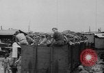 Standbild amerikanische Soldaten Philippinen, 1945, aus Sekunde 61 historischem Filmmaterial Videoclip 65675050682