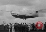 Standbild PV-3 Helikopter Philadelphia Pennsylvania USA, 1945, aus Sekunde 56 historischem Filmmaterial Videoclip 65675050683