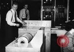 Standbild Rechenmaschine Cambridge Massachusetts USA, 1945, aus Sekunde 8 historischem Filmmaterial Videoclip 65675050700