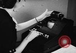 Standbild Rechenmaschine Cambridge Massachusetts USA, 1945, aus Sekunde 19 historischem Filmmaterial Videoclip 65675050700