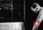 Standbild Rechenmaschine Cambridge Massachusetts USA, 1945, aus Sekunde 37 historischem Filmmaterial Videoclip 65675050700