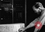 Standbild Rechenmaschine Cambridge Massachusetts USA, 1945, aus Sekunde 38 historischem Filmmaterial Videoclip 65675050700