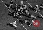 Standbild Armee beats Penn 61-0 Philadelphia Pennsylvania USA, 1945, aus Sekunde 11 historischem Filmmaterial Videoclip 65675050701