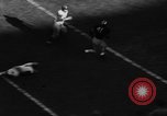 Standbild Armee beats Penn 61-0 Philadelphia Pennsylvania USA, 1945, aus Sekunde 16 historischem Filmmaterial Videoclip 65675050701