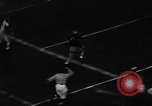 Standbild Armee beats Penn 61-0 Philadelphia Pennsylvania USA, 1945, aus Sekunde 18 historischem Filmmaterial Videoclip 65675050701