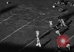 Standbild Armee beats Penn 61-0 Philadelphia Pennsylvania USA, 1945, aus Sekunde 30 historischem Filmmaterial Videoclip 65675050701