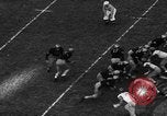 Standbild Armee beats Penn 61-0 Philadelphia Pennsylvania USA, 1945, aus Sekunde 38 historischem Filmmaterial Videoclip 65675050701