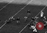 Standbild Armee beats Penn 61-0 Philadelphia Pennsylvania USA, 1945, aus Sekunde 58 historischem Filmmaterial Videoclip 65675050701