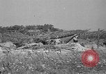 Standbild 55 Brigade AAA 90 mm Kanone unter camouflage Netting Hammond Louisiana USA, 1943, aus Sekunde 8 historischem Filmmaterial Videoclip 65675050732