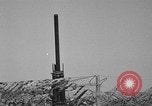 Standbild 55 Brigade AAA 90 mm Kanone unter camouflage Netting Hammond Louisiana USA, 1943, aus Sekunde 22 historischem Filmmaterial Videoclip 65675050732