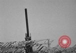 Standbild 55 Brigade AAA 90 mm Kanone unter camouflage Netting Hammond Louisiana USA, 1943, aus Sekunde 23 historischem Filmmaterial Videoclip 65675050732