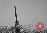 Standbild 55 Brigade AAA 90 mm Kanone unter camouflage Netting Hammond Louisiana USA, 1943, aus Sekunde 24 historischem Filmmaterial Videoclip 65675050732