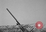 Standbild 55 Brigade AAA 90 mm Kanone unter camouflage Netting Hammond Louisiana USA, 1943, aus Sekunde 28 historischem Filmmaterial Videoclip 65675050732