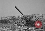 Standbild 55 Brigade AAA 90 mm Kanone unter camouflage Netting Hammond Louisiana USA, 1943, aus Sekunde 29 historischem Filmmaterial Videoclip 65675050732