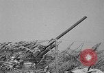 Standbild 55 Brigade AAA 90 mm Kanone unter camouflage Netting Hammond Louisiana USA, 1943, aus Sekunde 39 historischem Filmmaterial Videoclip 65675050732