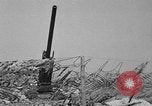 Standbild 55 Brigade AAA 90 mm Kanone unter camouflage Netting Hammond Louisiana USA, 1943, aus Sekunde 50 historischem Filmmaterial Videoclip 65675050732