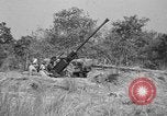 Immagine di Artiglieri contraerei buttare fuori il camuffamento e pistole di manovra Hammond Louisiana USA, 1943, secondo 6 filmato di repertorio 65675050733