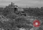 Standbild 55 Brigade AAA-gun crew Züge bei gunnery range Hammond Louisiana USA, 1943, aus Sekunde 6 historischem Filmmaterial Videoclip 65675050735