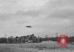 Standbild 55 Brigade AAA-gun crew Züge bei gunnery range Hammond Louisiana USA, 1943, aus Sekunde 46 historischem Filmmaterial Videoclip 65675050735