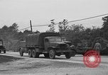 Standbild US Army Truppen Praxis Straße Blockade Hammond Louisiana USA, 1943, aus Sekunde 7 historischem Filmmaterial Videoclip 65675050737