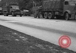 Standbild US Army Truppen Praxis Straße Blockade Hammond Louisiana USA, 1943, aus Sekunde 12 historischem Filmmaterial Videoclip 65675050737