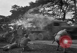 Standbild US Army Truppen Praxis Straße Blockade Hammond Louisiana USA, 1943, aus Sekunde 29 historischem Filmmaterial Videoclip 65675050737