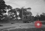Standbild US Army Truppen Praxis Straße Blockade Hammond Louisiana USA, 1943, aus Sekunde 38 historischem Filmmaterial Videoclip 65675050737