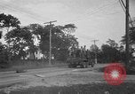 Standbild US Army Truppen Praxis Straße Blockade Hammond Louisiana USA, 1943, aus Sekunde 39 historischem Filmmaterial Videoclip 65675050737
