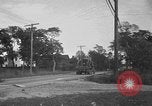 Standbild US Army Truppen Praxis Straße Blockade Hammond Louisiana USA, 1943, aus Sekunde 41 historischem Filmmaterial Videoclip 65675050737